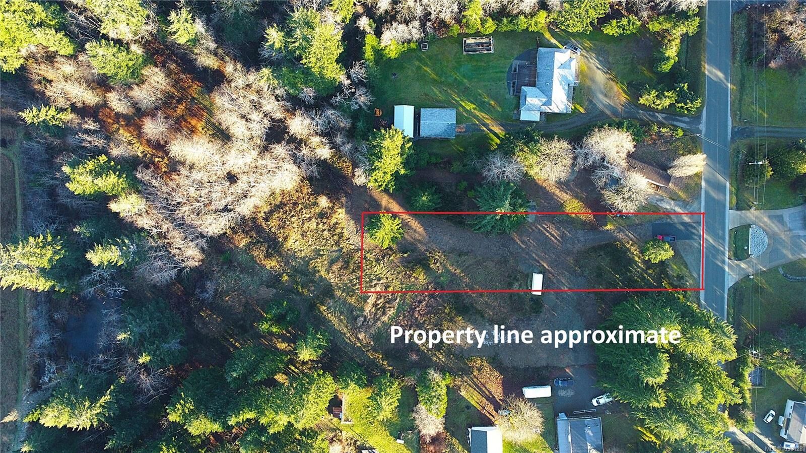 Property Photo:  2831 Burde St 2  BC V9Y 7M4 