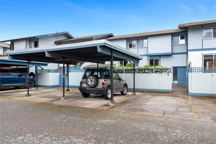 Property Photo: 3987 Gordon Head Rd #4 BC V8N 3X5