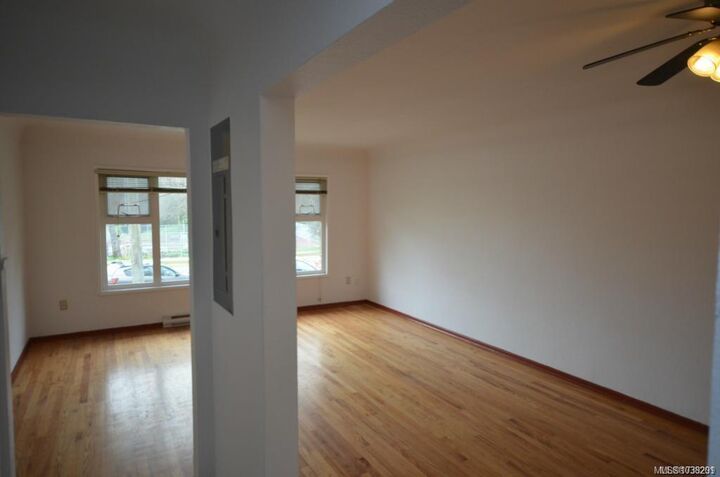 Property Photo: 450-452 Craigflower Rd BC V9A 2V8