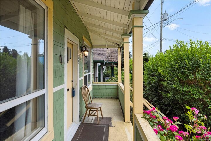 Property Photo: 125 Victoria Rd BC V9R 4P4