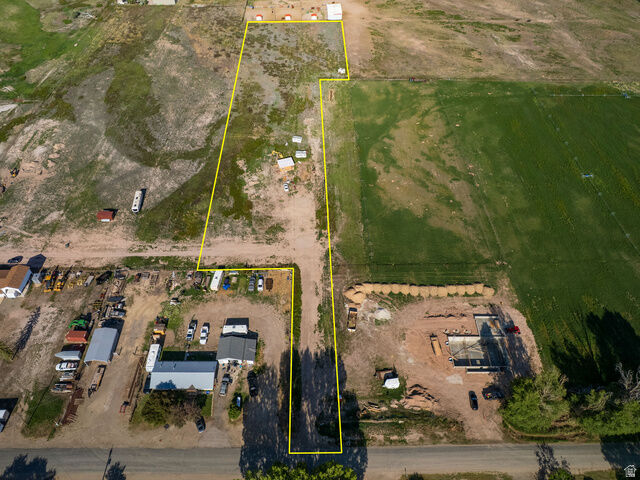 Property Photo:  2208 N 250 W  UT 84078 