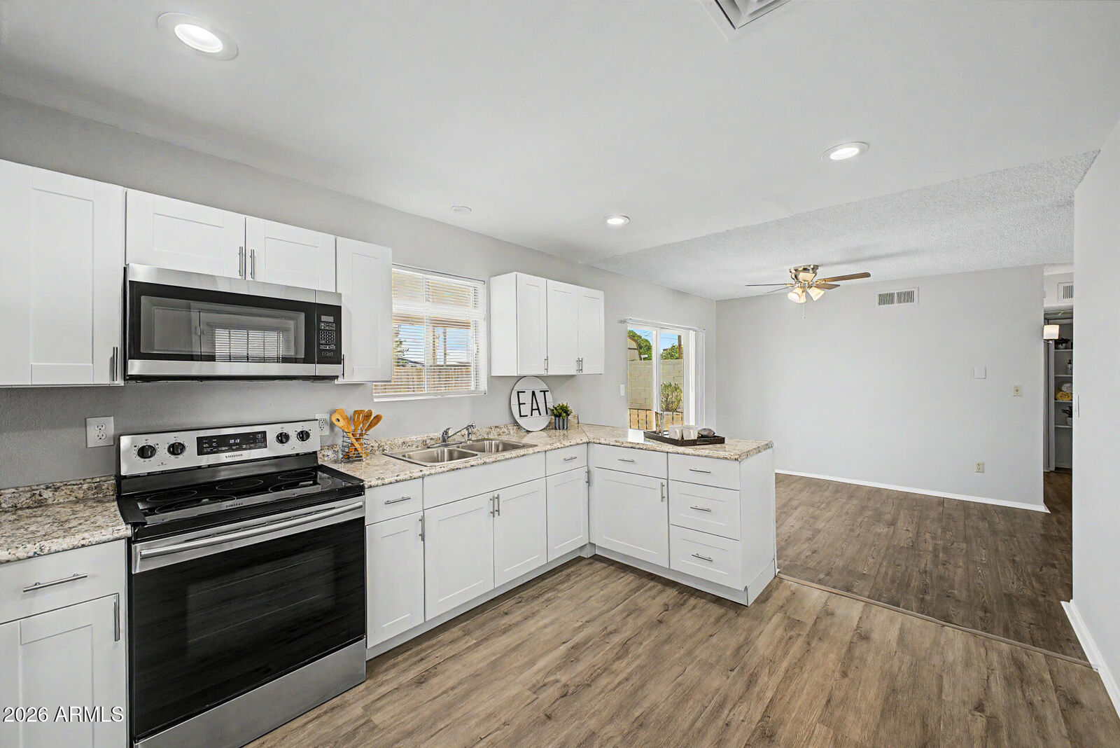 Property Photo:  1510 S Lawther Drive  AZ 85120 
