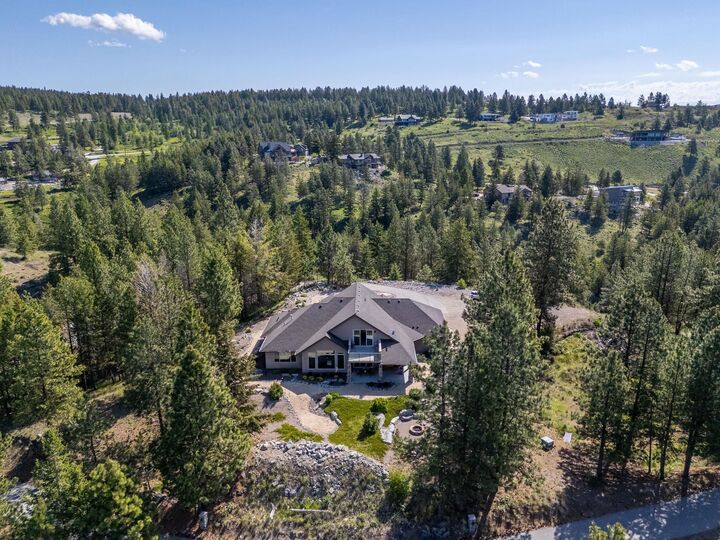 Property Photo: 136 Falcon Place BC V0H 1V6