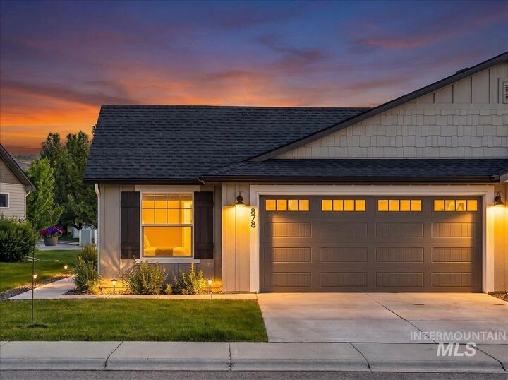Property Photo: 878 S Beaver Creek Way ID 83617