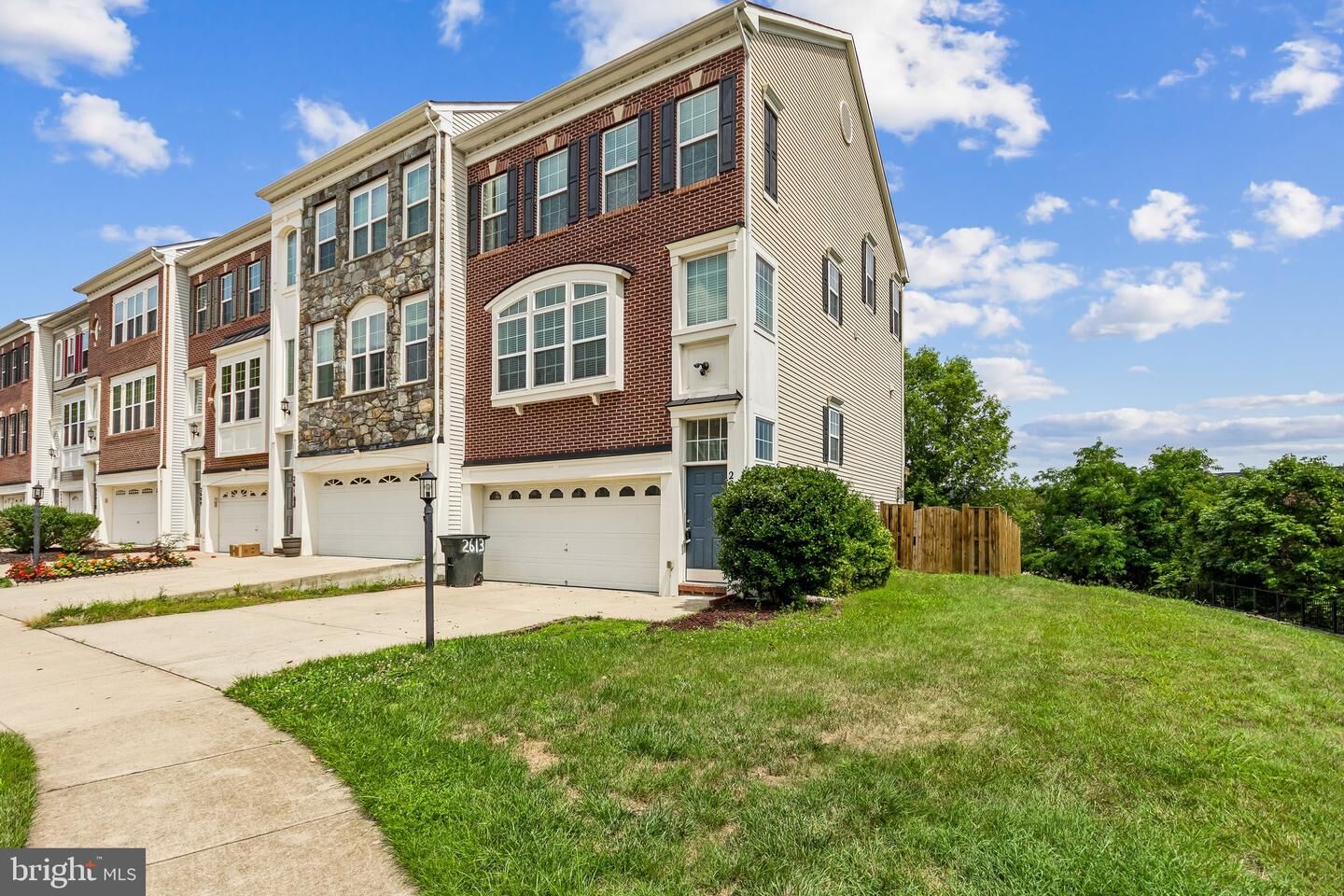 Property Photo: 2613 Glenriver Way VA 22191