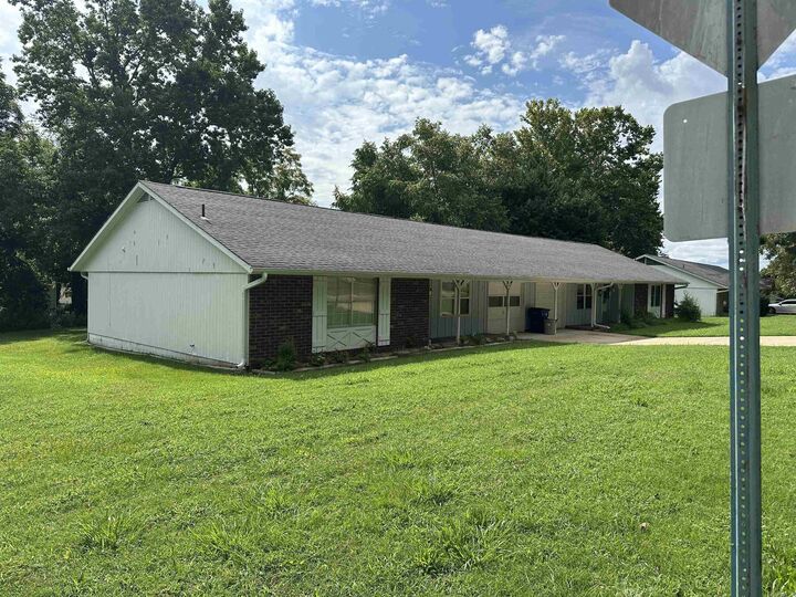 Property Photo:  1121 Meadowbrook Drive  AR 72653 