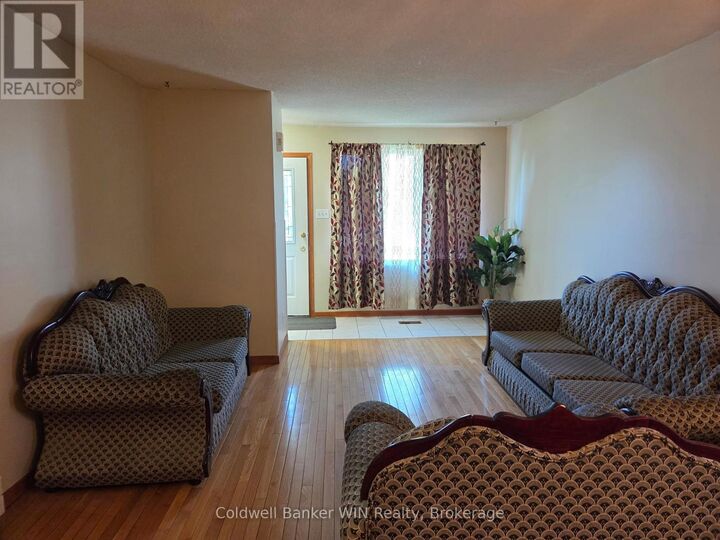 Property Photo:  120 Melissa Crescent  ON N0G 2L3 