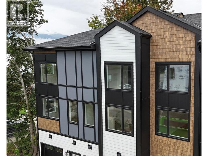 Property Photo:  406 King Street  BC V0E 2S0 