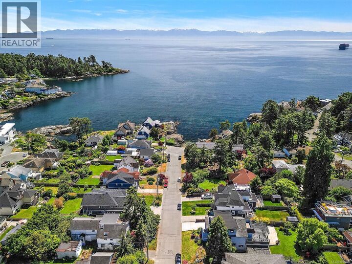 Property Photo: 474 Foster Street BC V9A 6R7
