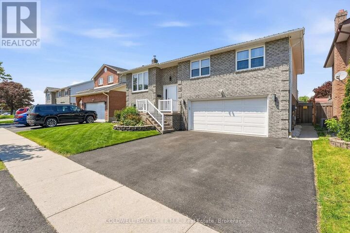 Property Photo: 14 Glenabbey Drive ON L1E 1B9