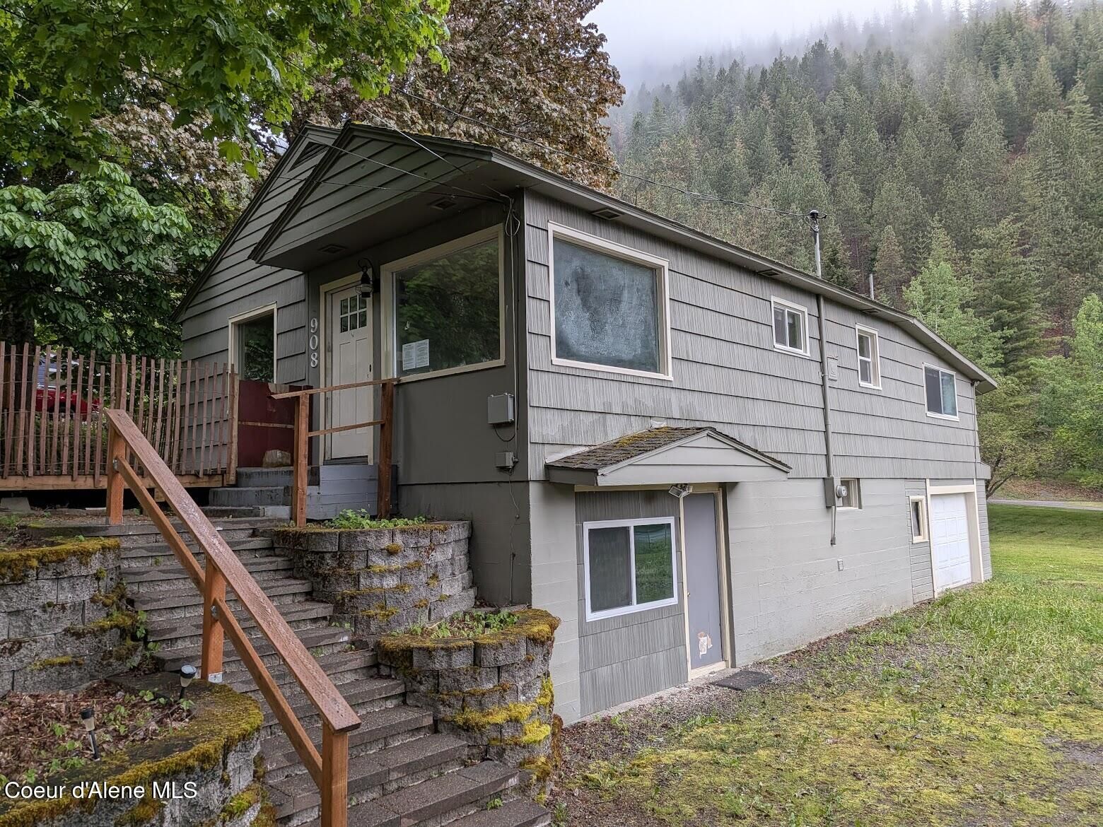 Property Photo: 908 S Division St ID 83837