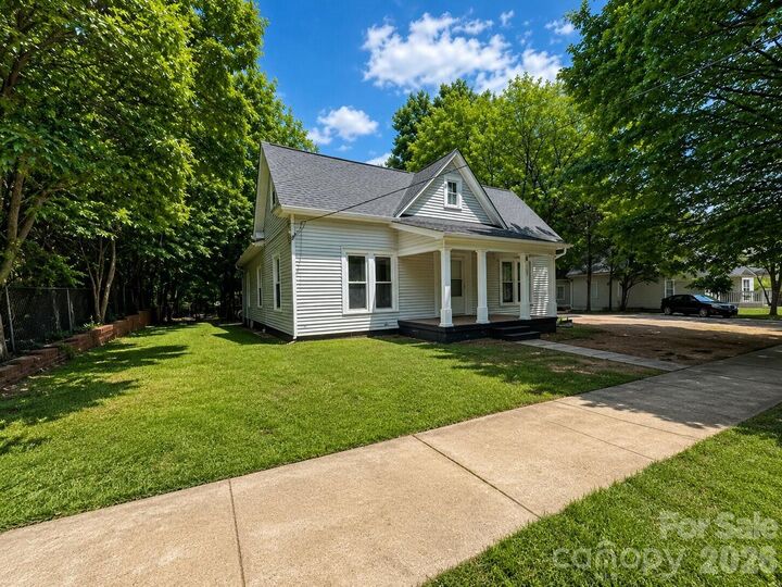 Property Photo:  1115 Wilson W Lee Boulevard  NC 28677 