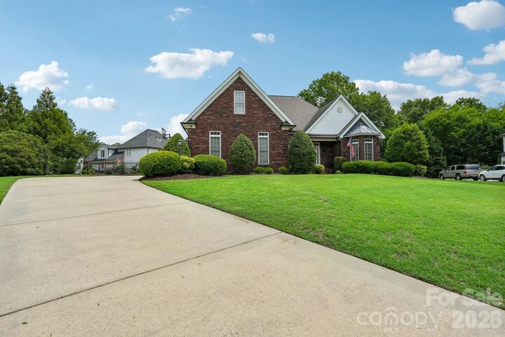 Property Photo: 8576 Cabot Court NC 28075