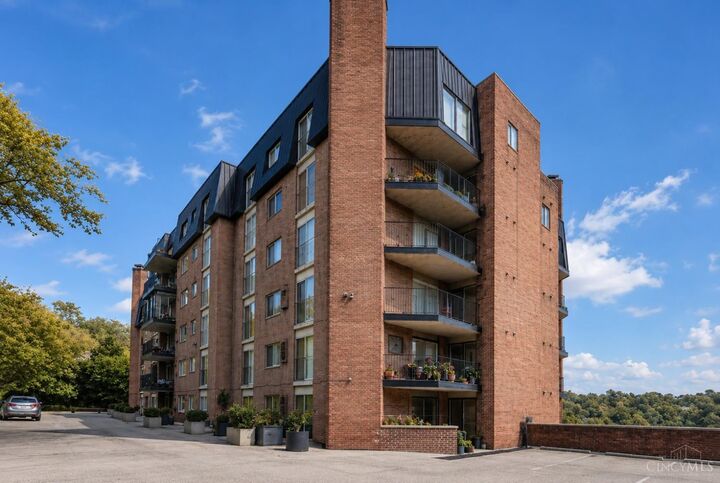 Property Photo:  880 Rue De La Paix  OH 45220 