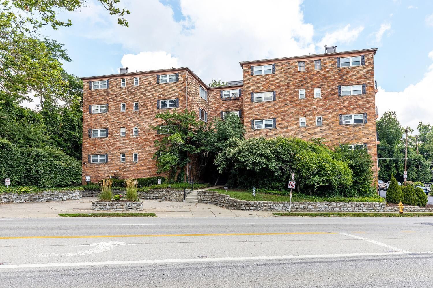 Property Photo: 2270 Madison Road OH 45208
