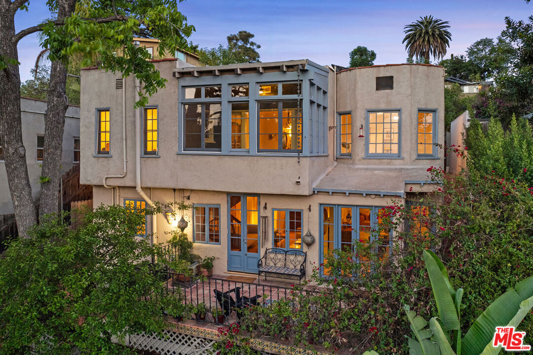 Property Photo: 1529 Parmer Ave CA 90026