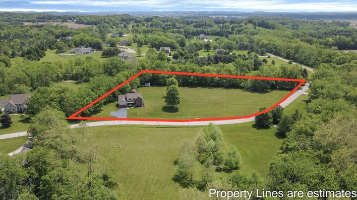 Property Photo: 300 Waters Drive OH 43025