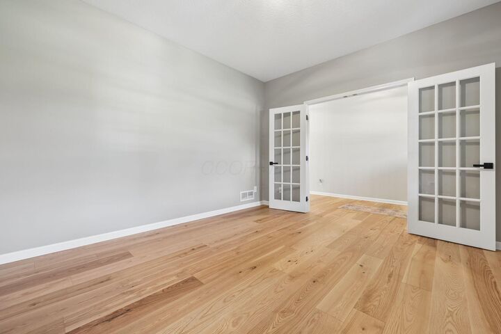 Property Photo:  300 Waters Edge Drive  OH 43025 