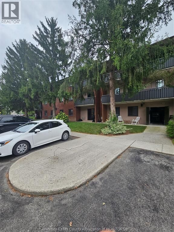 Property Photo:  925 Grand Avenue West 108  ON N7L 4Z1 