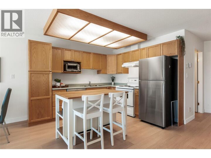 Property Photo: 71 25 Street Southeast 3 BC V1E 1S2