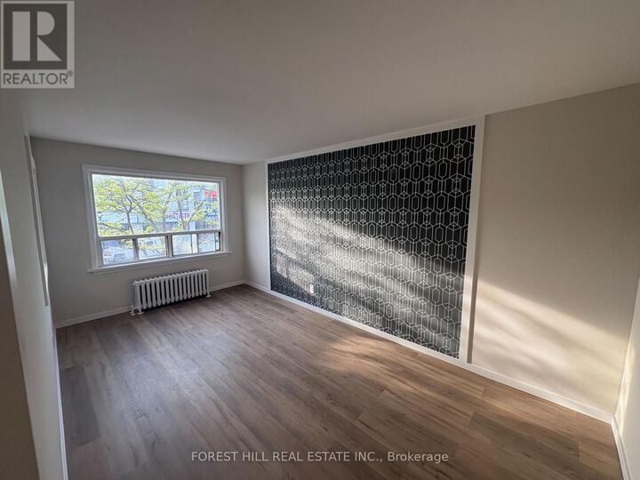 Property Photo: 245 Lakeshore Road East 3 ON L5G 1G8