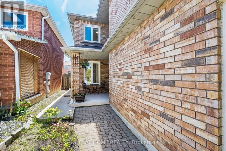 Property Photo: 3928 Hazelridge Road ON L5N 6Z4