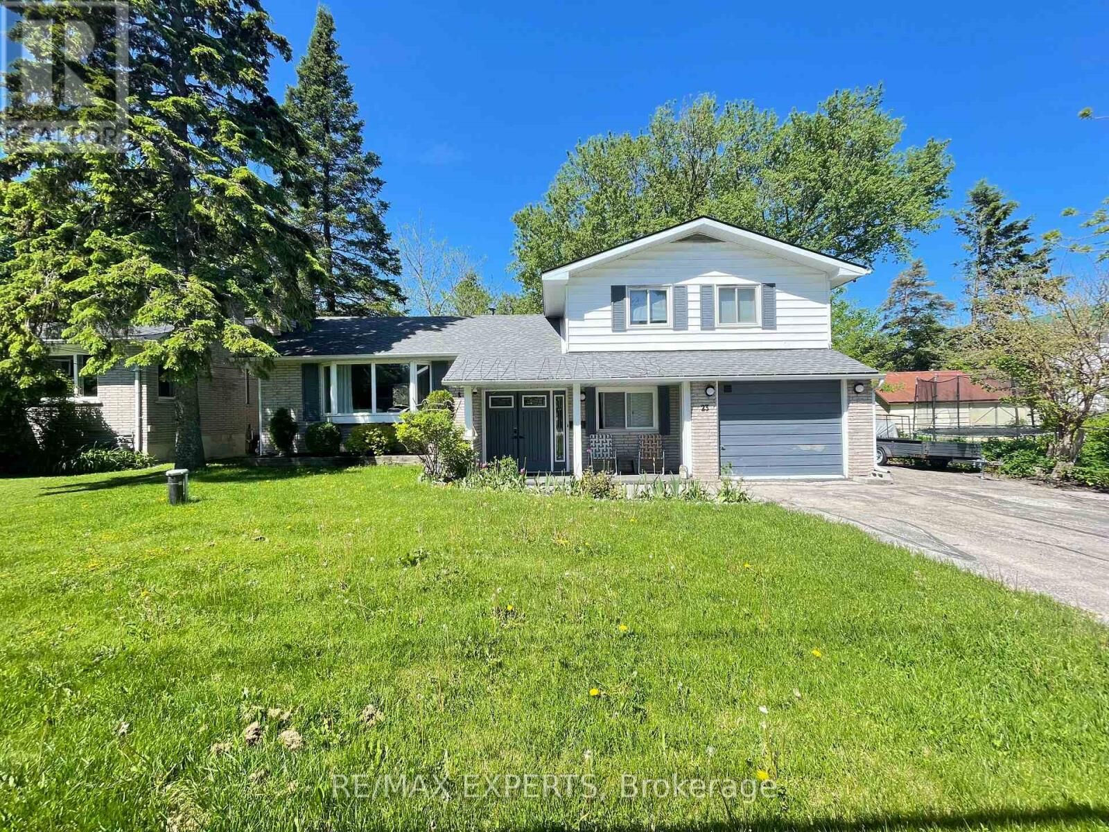 Property Photo:  23 Townley Street Upper  ON L0M 1P0 