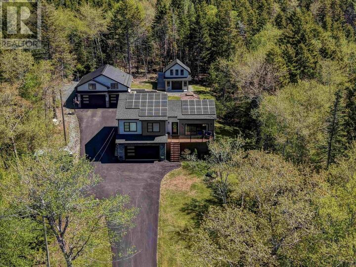 723 McCabe Lake Drive — photo 1