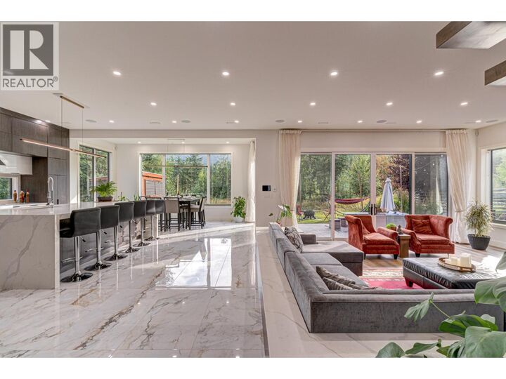 Property Photo: 4 Sunset Lane BC V0B 1M1