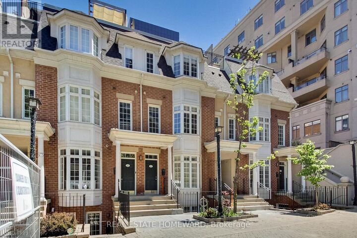 Property Photo: 11 Niagara Street Th 11 ON M5V 3N9