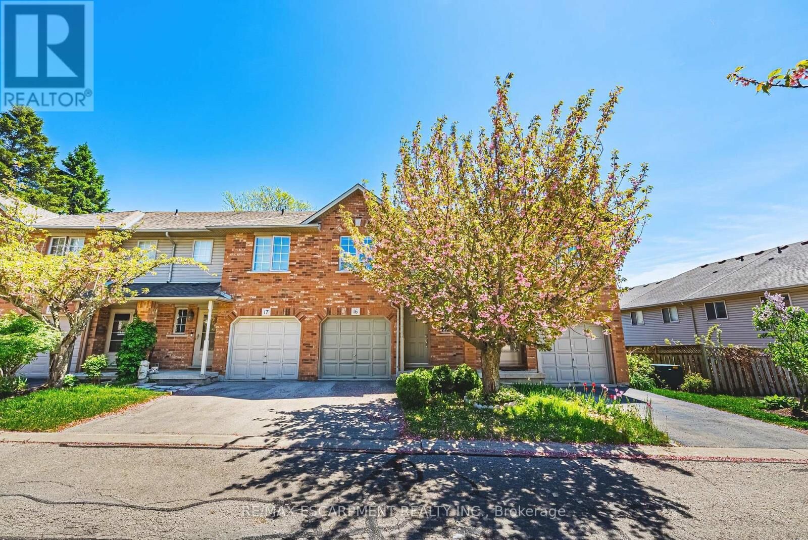 Property Photo: 1000 Upper Paradise Road 16 ON L9B 2S7