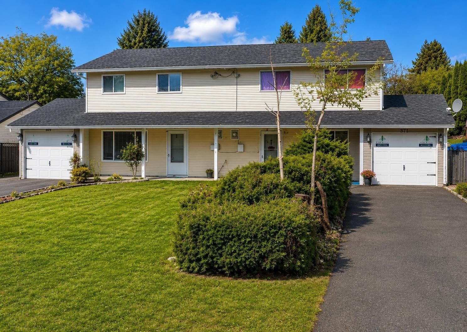 Property Photo:  6743 135 Street  BC V3W 4W4 