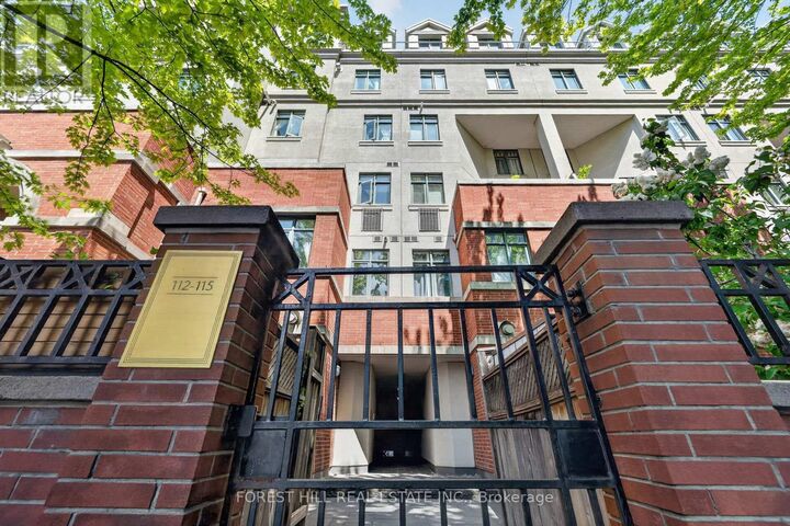 Property Photo: 500 Richmond Street West Th 115 ON M5V 3N4