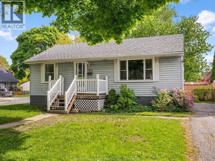 Property Photo:  962 Merritt  ON N9B 3C5 
