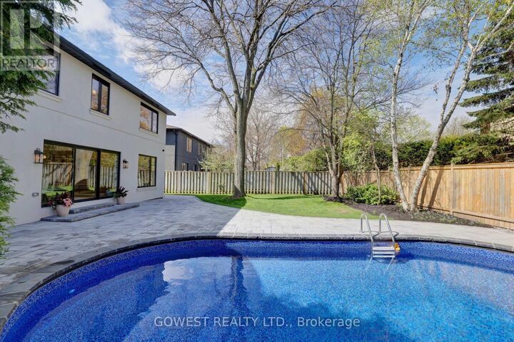 Property Photo: 981 Valdese Drive ON L5C 2Z5