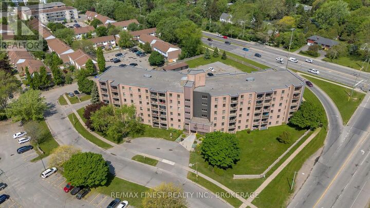 Property Photo:  17 Eldon Hall Place 301  ON K7M 7H5 