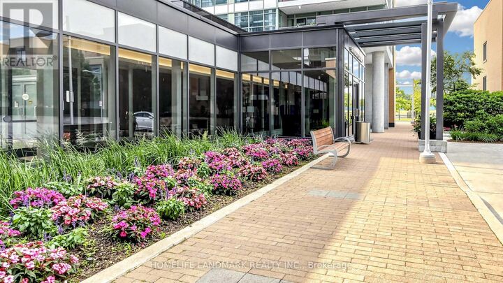 Property Photo:  19 Singer Court 1509B  ON M2K 0B2 