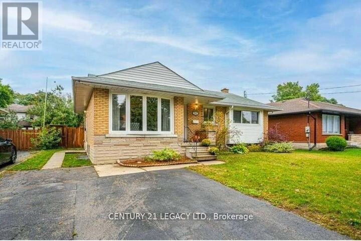 Property Photo:  224 River Road East  ON N2B 2G8 