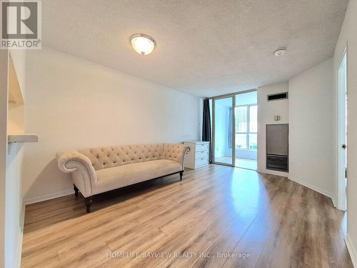 Property Photo: 44 St Joseph Street 607 ON M4Y 2W4