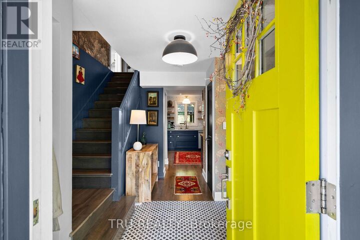 Property Photo: 64 Stevenson Avenue ON K1Z 6N1