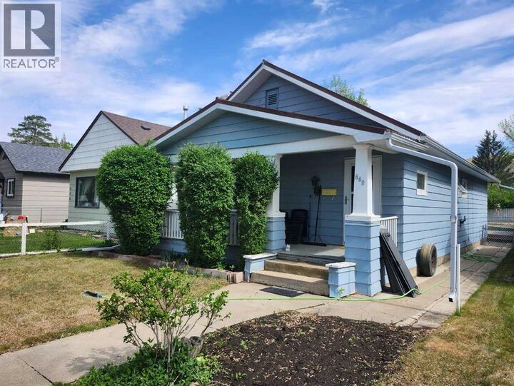 Property Photo:  660 6 Avenue East  AB T0J 0Y5 