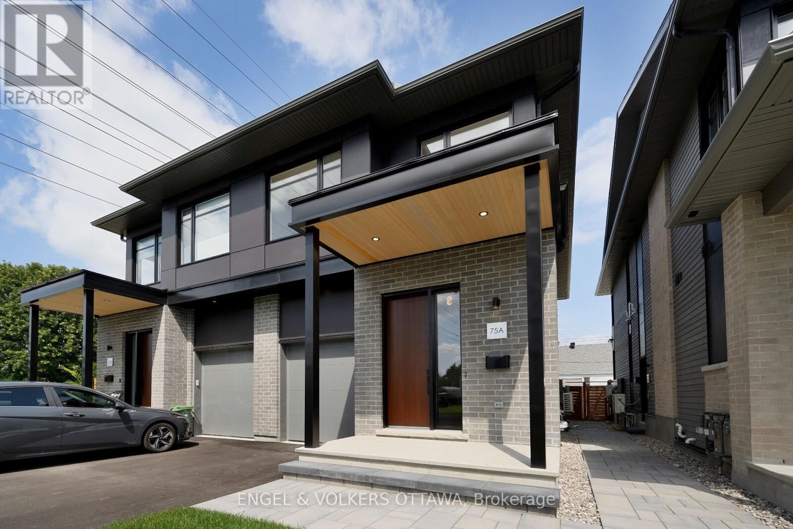 Property Photo:  75A Granton Avenue  ON K2G 1W9 