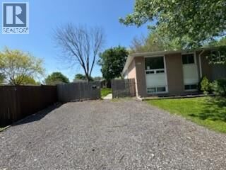 Property Photo:  1361 Ascot Circle  ON N7S 4B2 