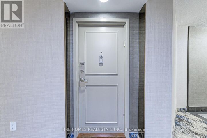 Property Photo: 1201 Steele Avenue West 804 ON M2R 3K1