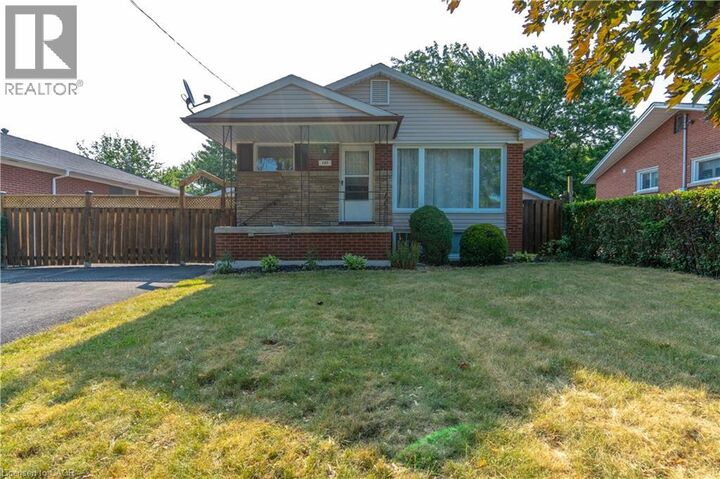 Property Photo:  107 West 33rd Street 1  ON L9C 5H9 