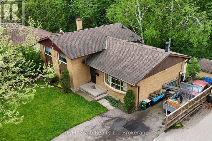 Property Photo:  213 Belgrave Street  ON N4S 7K1 