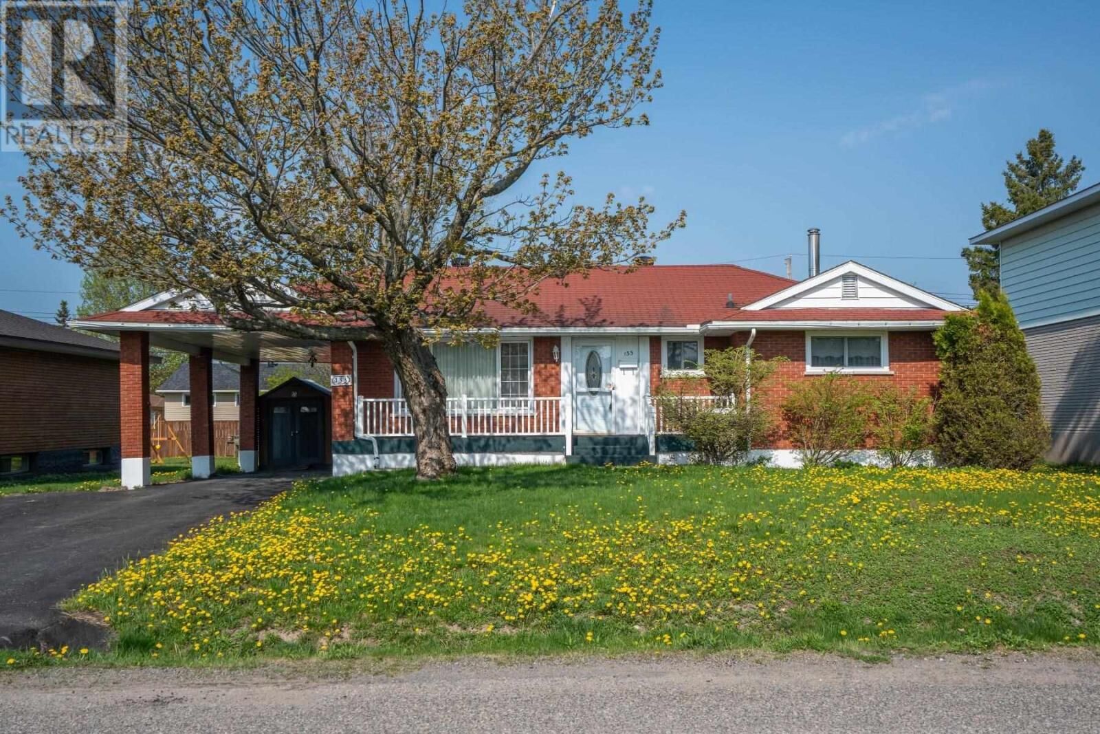 Property Photo:  133 Boehmer Blvd  ON P6B 5C1 