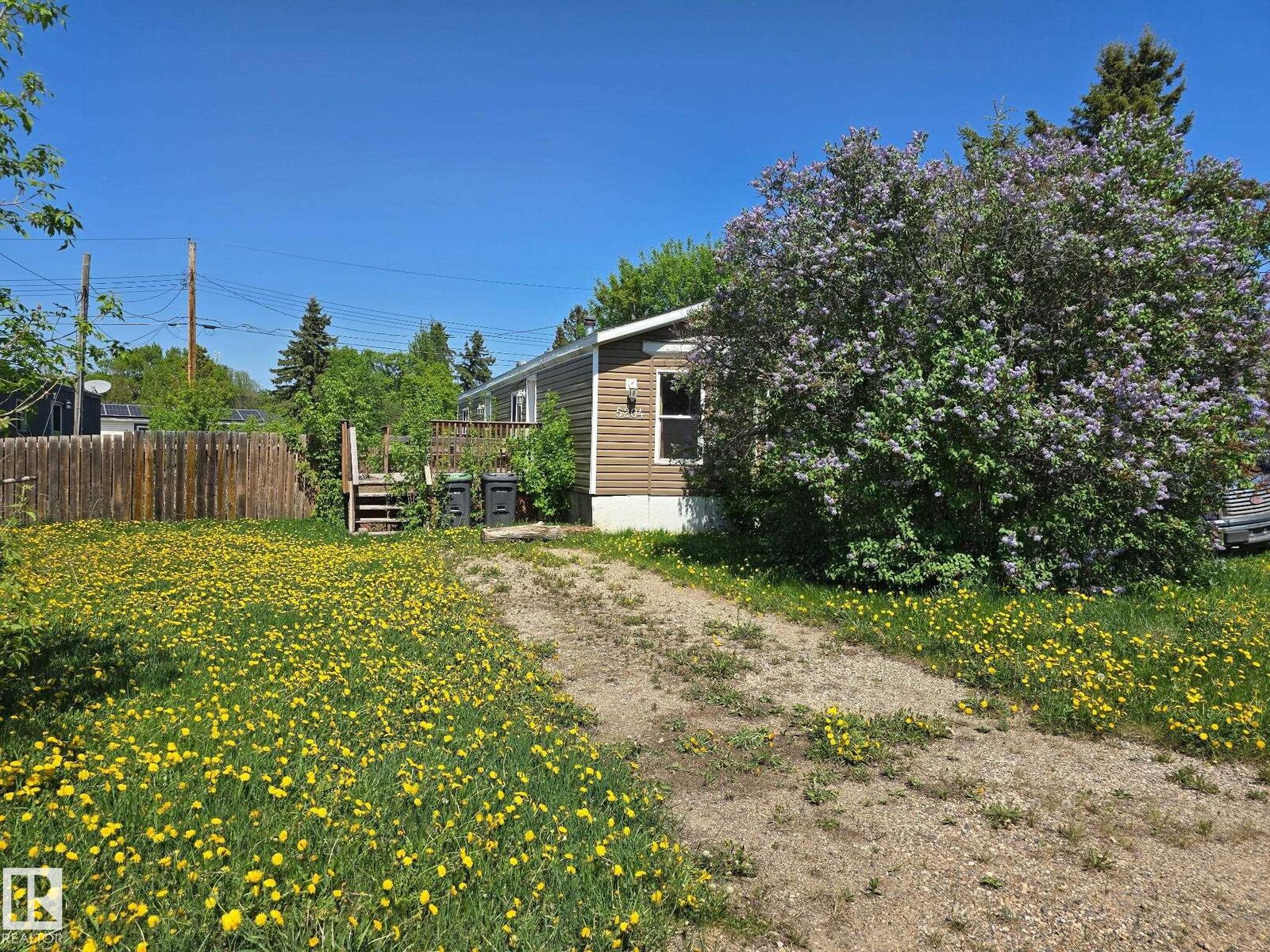 Property Photo: 5204 53 Avenue AB T9M 1W9
