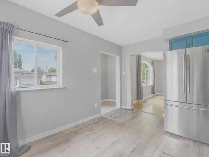 Property Photo:  9911 161 Street NW  AB T5P 3H6 