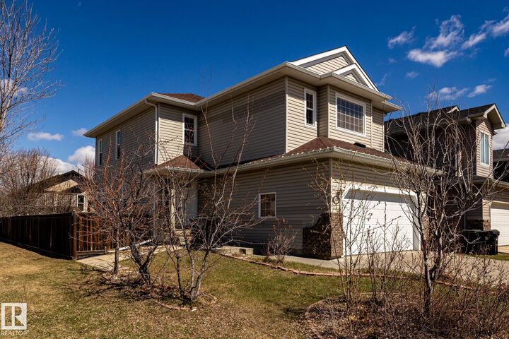 Property Photo: 55 Lamplight Cove AB T7X 4R2